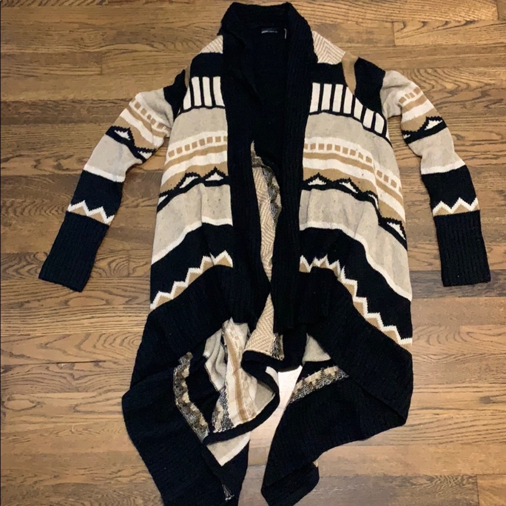 Moda Internatioal Cardigan